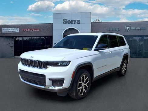 Used 2023 Jeep Grand Cherokee L Limited AWD/4WD image 3