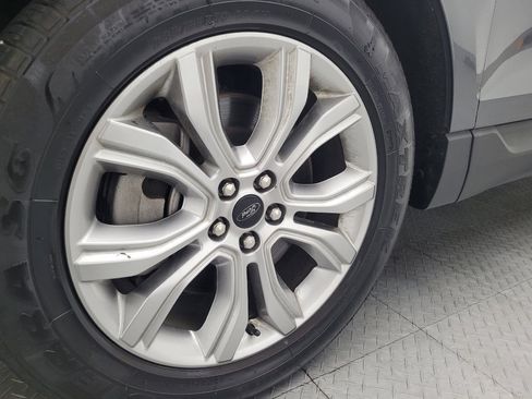 Used 2024 Ford Edge Titanium image 31