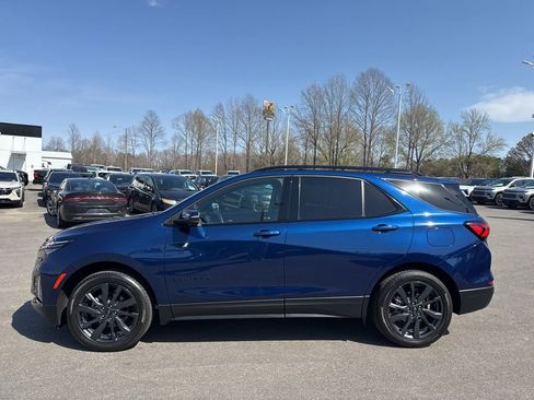 Used 2023 Chevrolet Equinox RS image 2