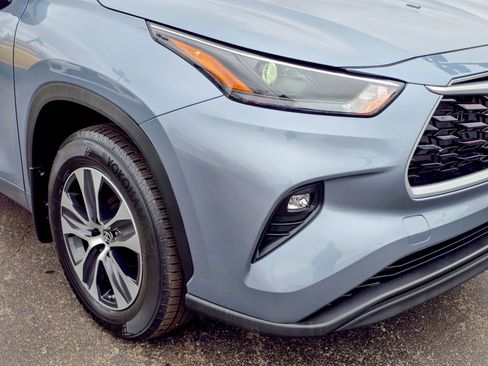 Used 2023 Toyota Highlander XLE image 8