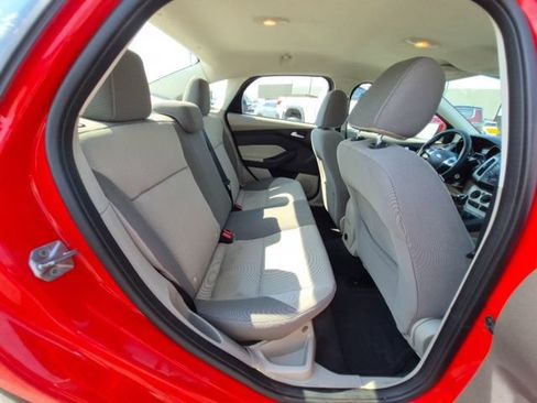 Used 2014 Ford Focus SE FWD image 14