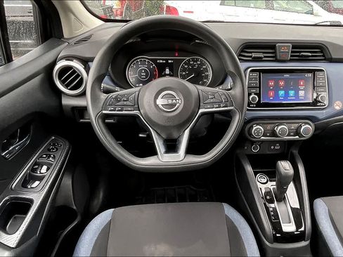 Used 2023 Nissan Versa SV FWD image 14