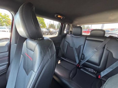Used 2025 Jeep Compass Trailhawk AWD/4WD image 38