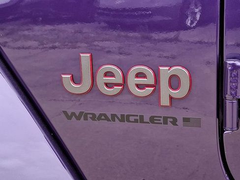Used 2023 Jeep Wrangler Unlimited Rubicon w/ LED Lighting Group AWD/4WD image 31