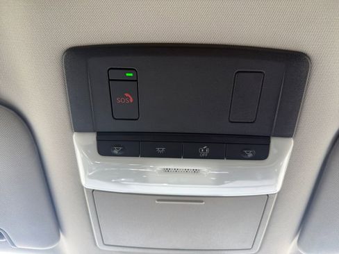 Used 2025 Nissan Pathfinder SV FWD image 21