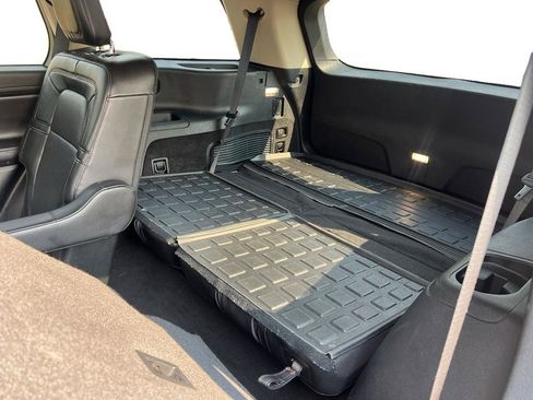 Used 2023 Lincoln Aviator Reserve w/ Equipment Group 201A AWD/4WD image 5