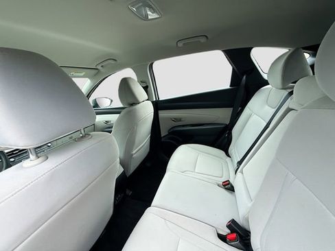 Used 2025 Hyundai Tucson SE FWD image 23