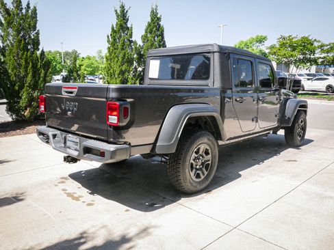 Used 2022 Jeep Gladiator Sport image 10