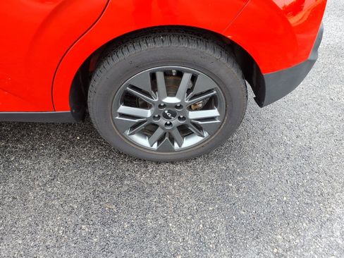 Used 2022 Kia Soul EX FWD image 7