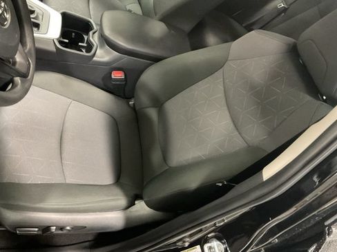 Used 2025 Toyota RAV4 XLE AWD/4WD image 19