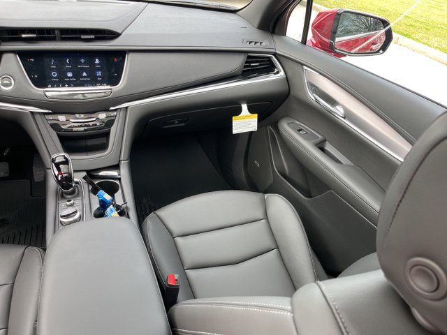 New 2025 Cadillac XT6 Luxury FWD image 33