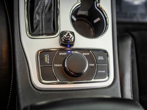 Used 2018 Jeep Grand Cherokee Trackhawk AWD/4WD image 33