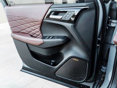 Used 2025 Mitsubishi Outlander SEL image 19