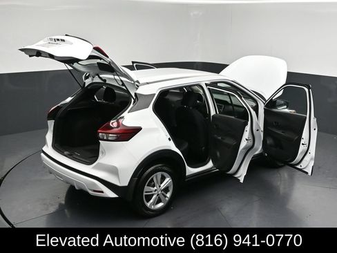 Used 2023 Nissan Kicks S image 30