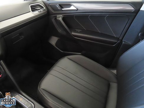 Certified 2023 Volkswagen Tiguan SE w/ Panoramic Sunroof Package FWD image 19