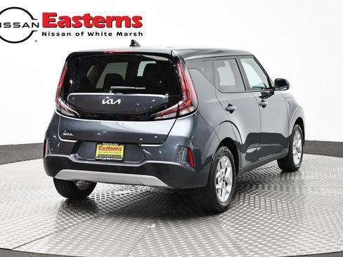 Used 2025 Kia Soul LX w/ LX Technology Package FWD image 5