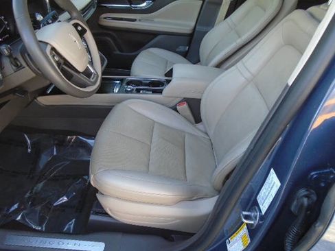 Used 2022 Lincoln Corsair AWD w/ Premium Package image 10