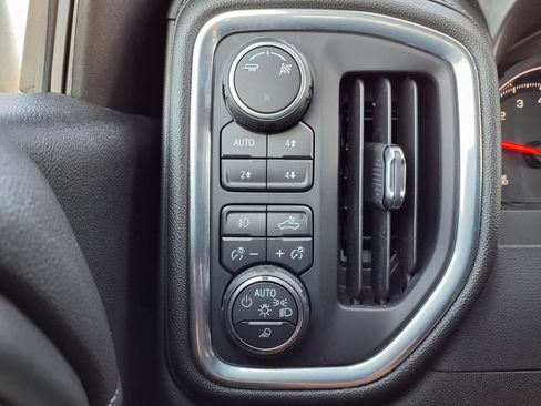 Used 2019 Chevrolet Silverado 1500 LT Trail Boss AWD/4WD image 19