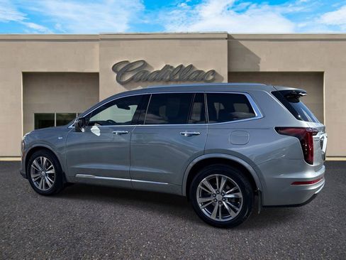 Used 2023 Cadillac XT6 Premium Luxury w/ Technology Package FWD image 5