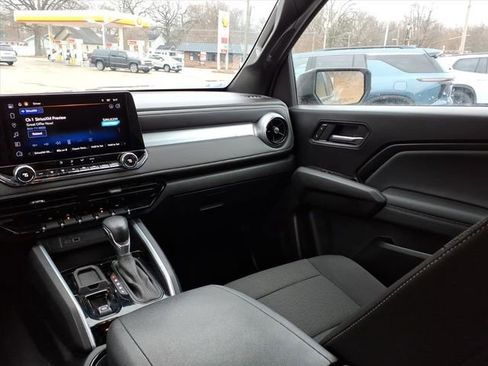 Used 2023 Chevrolet Colorado LT w/ LT Convenience Package image 20