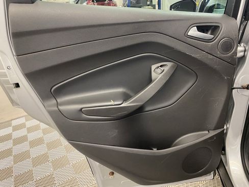 Used 2019 Ford Escape Titanium image 21