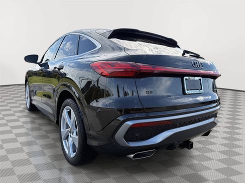 Certified 2025 Audi Q5 Prestige w/ 20" Wheel Package AWD/4WD image 3