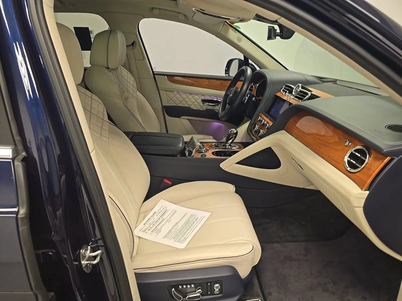 Used 2021 Bentley Bentayga w/ First Edition Specification AWD/4WD image 10