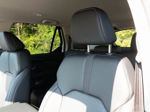 New 2025 Honda Pilot EX-L image 17