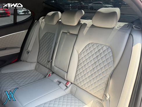 Used 2022 Genesis G70 3.3T w/ Sport Prestige Package AWD/4WD image 17