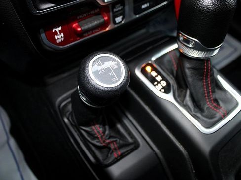 Used 2022 Jeep Wrangler Unlimited Rubicon w/ Cold Weather Group image 18