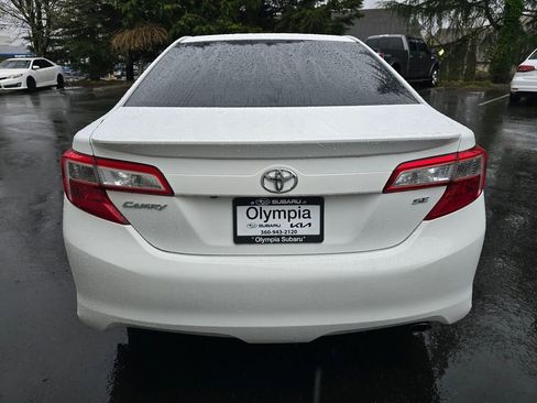 Used 2014 Toyota Camry SE image 5