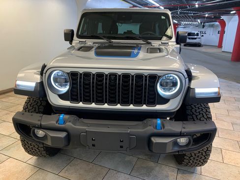 Used 2024 Jeep Wrangler Unlimited Rubicon 4xe AWD/4WD image 4