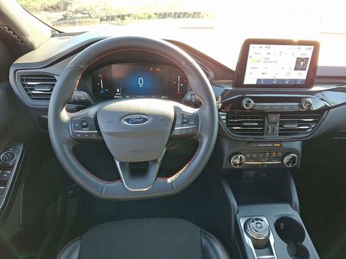 Used 2025 Ford Escape ST-Line image 13