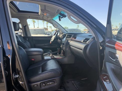 Used 2015 Lexus LX 570 4WD w/ Luxury Package image 25