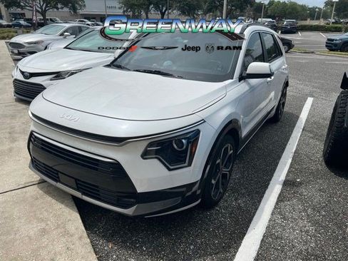 Used 2023 Kia Niro EX Touring FWD image 1
