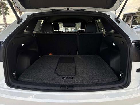 New 2026 Volkswagen Atlas Cross Sport SE FWD image 6