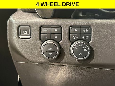 Used 2024 Chevrolet Silverado 1500 LT AWD/4WD image 2