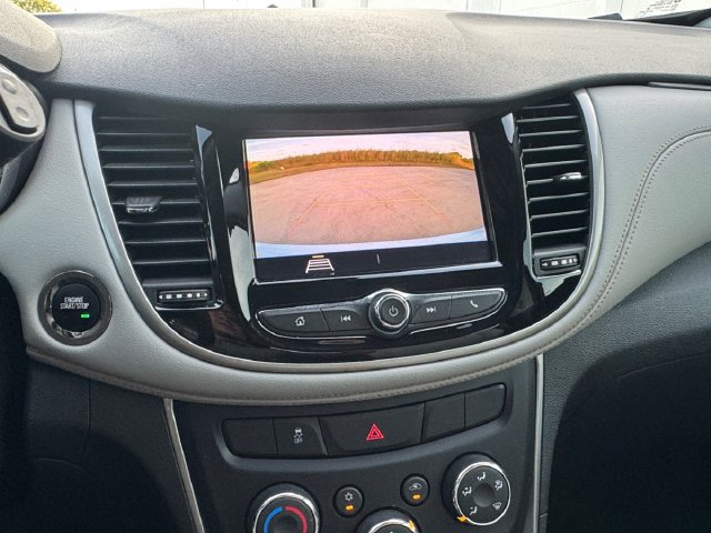 Used 2020 Chevrolet Trax LT w/ LT Convenience Package FWD image 9