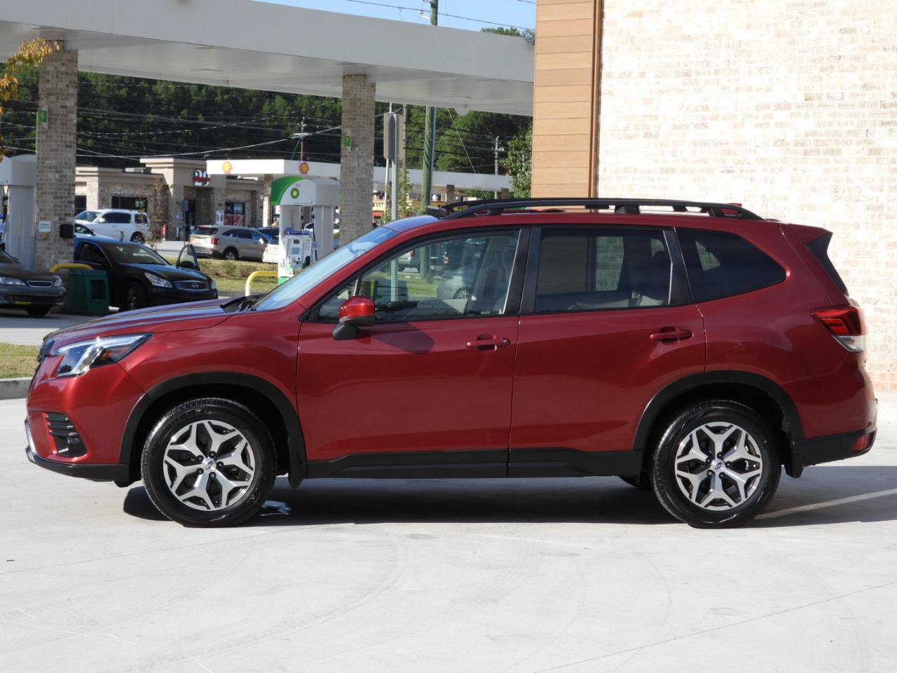 Used 2023 Subaru Forester Premium AWD/4WD image 30