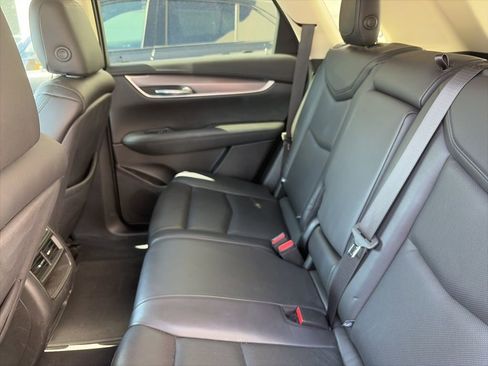 Used 2018 Cadillac XT5 Luxury AWD/4WD image 10