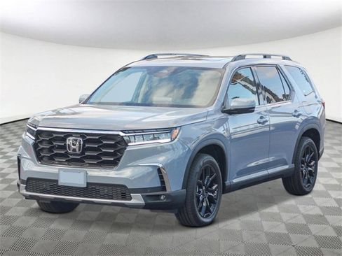 New 2025 Honda Pilot Touring image 5