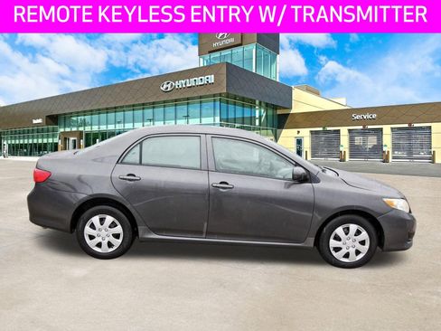 Used 2010 Toyota Corolla LE FWD image 4