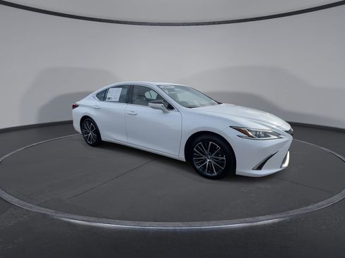 Used 2025 Lexus ES 350 w/ Premium Package FWD image 2