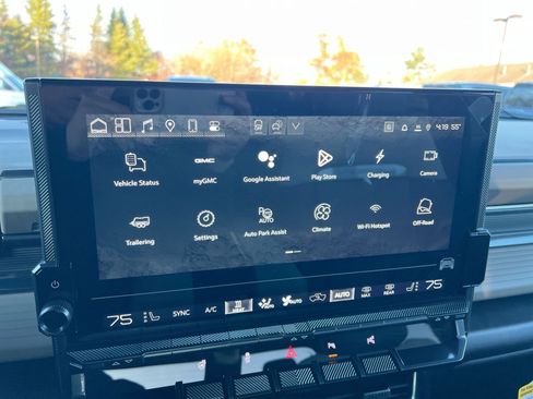 New 2026 GMC Hummer EV 4x4 Crew Cab image 18