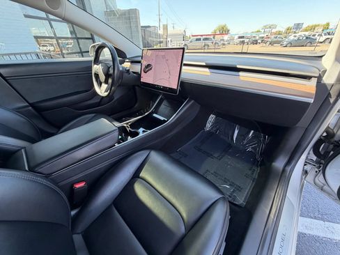 Used 2018 Tesla Model 3 Long Range RWD image 15