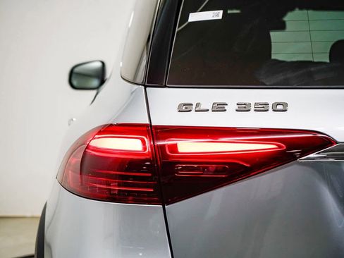 Used 2025 Mercedes-Benz GLE 350 4MATIC image 9