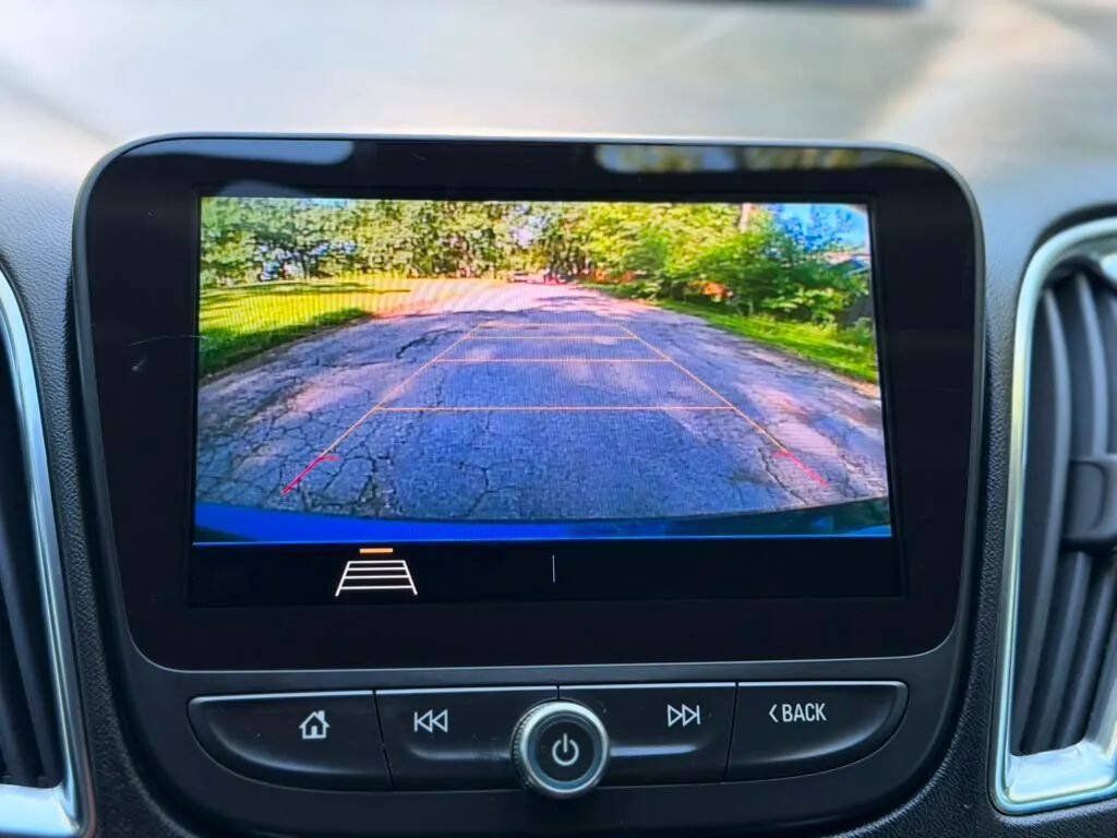 Used 2019 Chevrolet Malibu LT FWD image 17