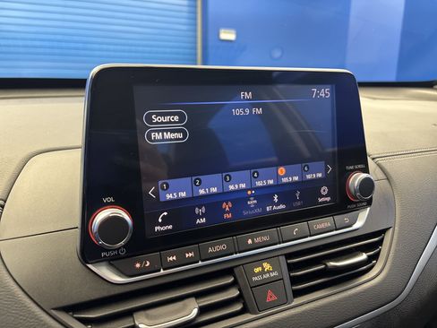 Used 2019 Nissan Altima 2.5 SV FWD image 18