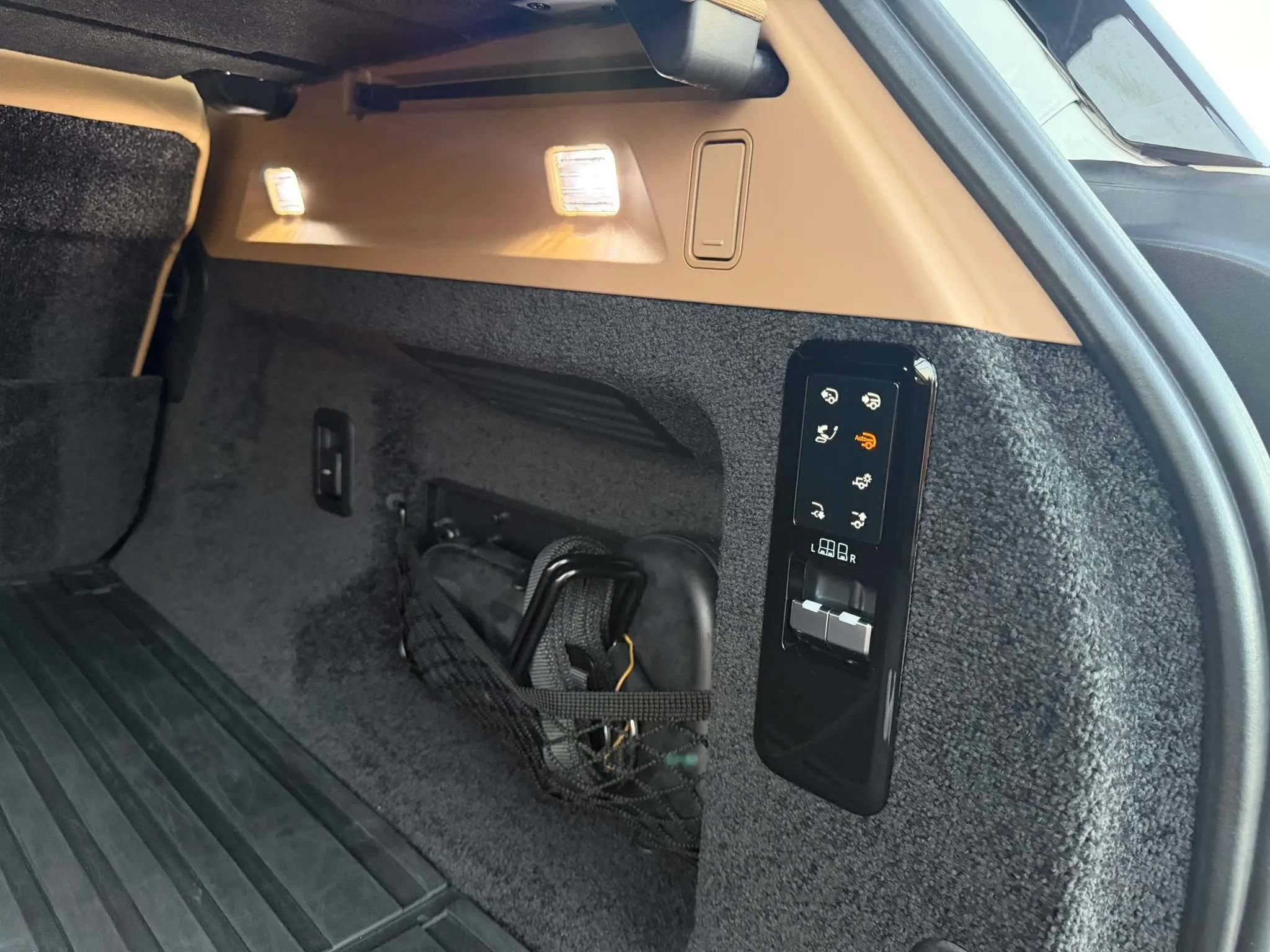 Used 2024 Land Rover Range Rover Autobiography AWD/4WD image 54