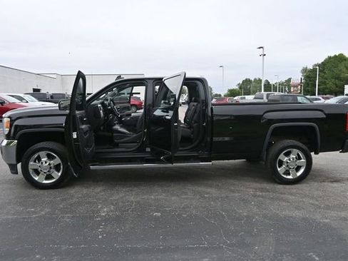 Used 2016 GMC Sierra 2500 SLT w/ Duramax Plus Package AWD/4WD image 38